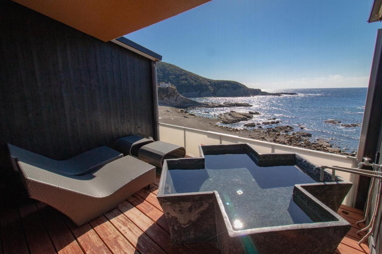 Xyz Private Spa And Seaside Resort Ширахама Екстериор снимка